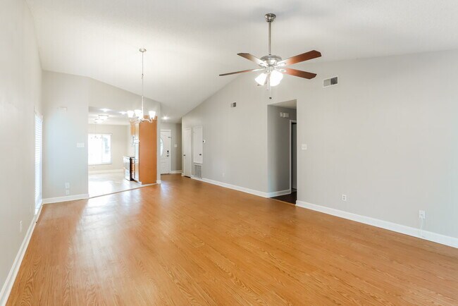 Building Photo - 1710 Spinning Wheel Dr