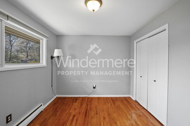 Building Photo - Fantastic Updated South Hill Rancher 3 Bedroom 2 Bath with Hardwood throughout