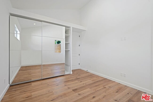 Building Photo - 5044 1/2 Hartwick St