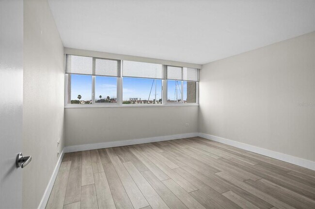 Building Photo - 450 Treasure Island Causeway