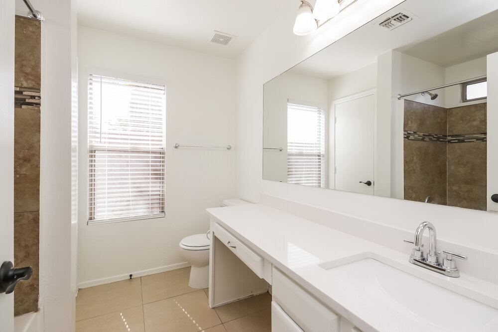 Building Photo - 3229 W Alta Vista Rd