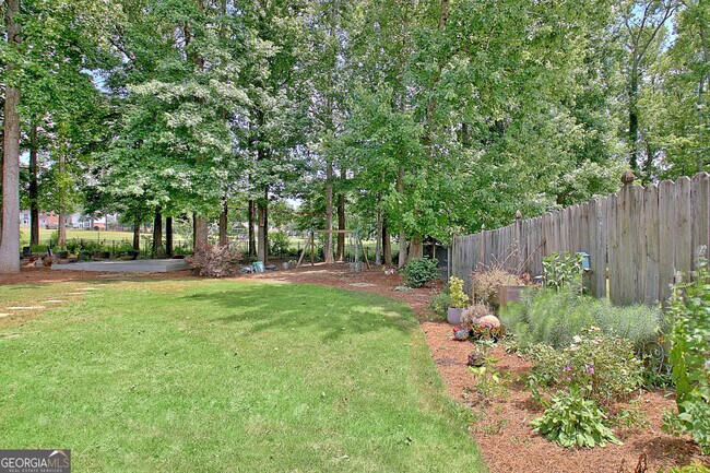 Building Photo - 303 Calgary Dr