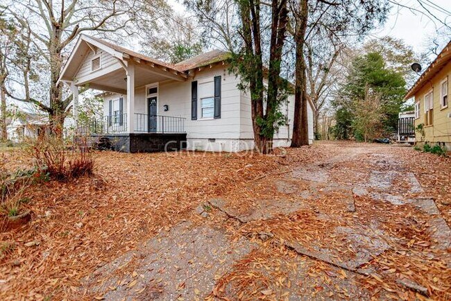 Building Photo - 4310 3rd Ave