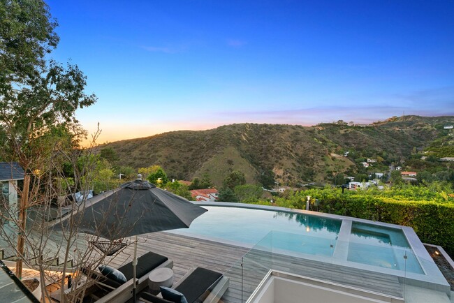 Building Photo - Prestigious Hollywood Hills Home for Rent