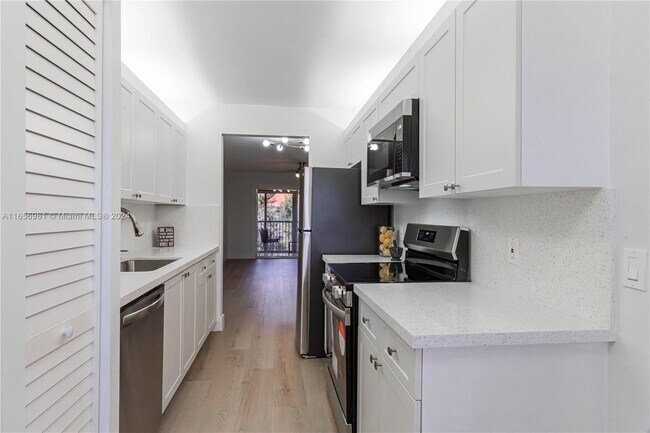 Building Photo - 1300 SW 124th Terrace