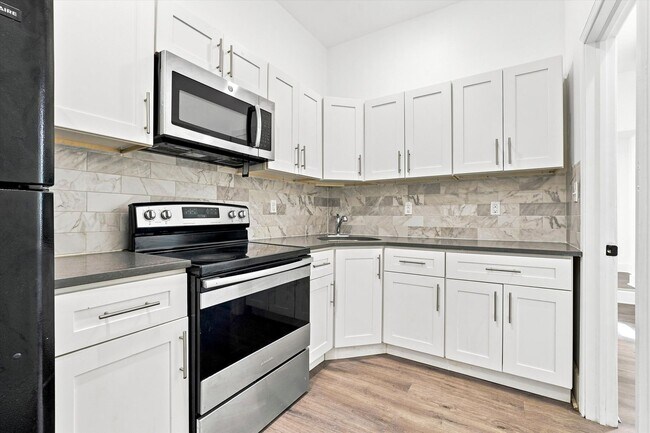 Building Photo - 2BR/3BA Home | North Philly