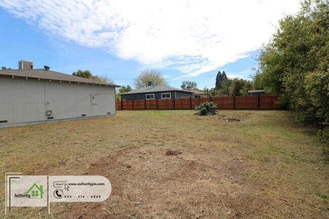 Building Photo - 1378 Aspen Dr