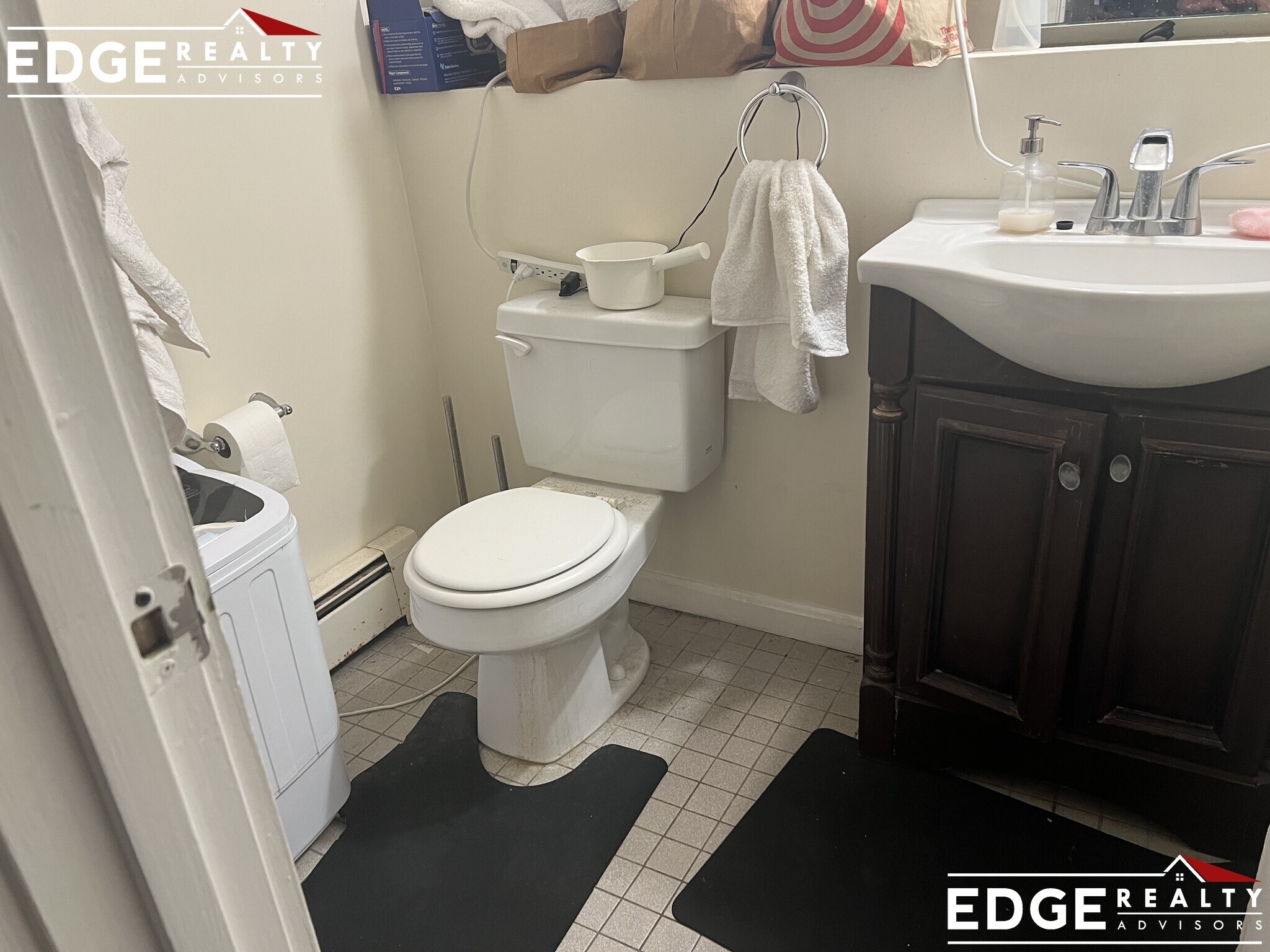 Building Photo - 2 Hingham St