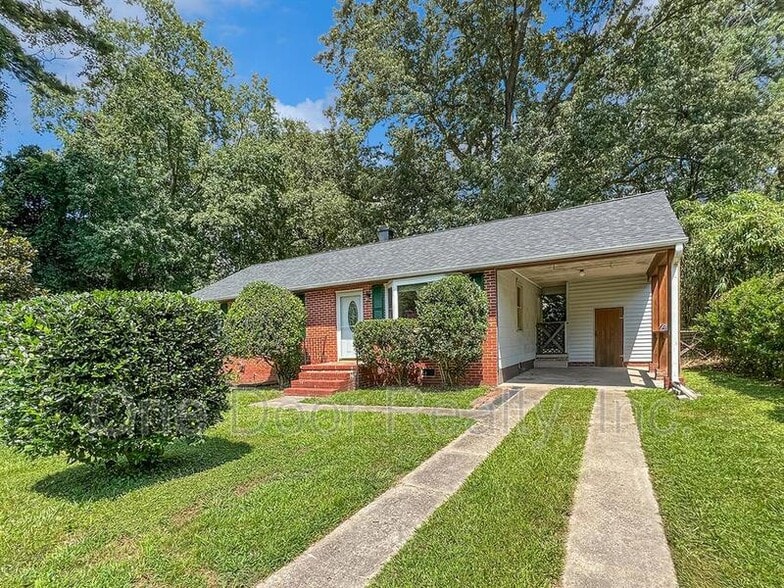 Building Photo - 703 Maupin Pl