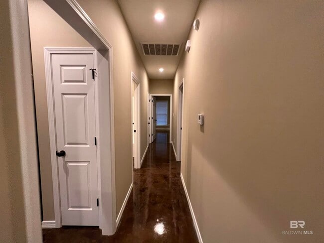 Building Photo - 33048 Stables Dr