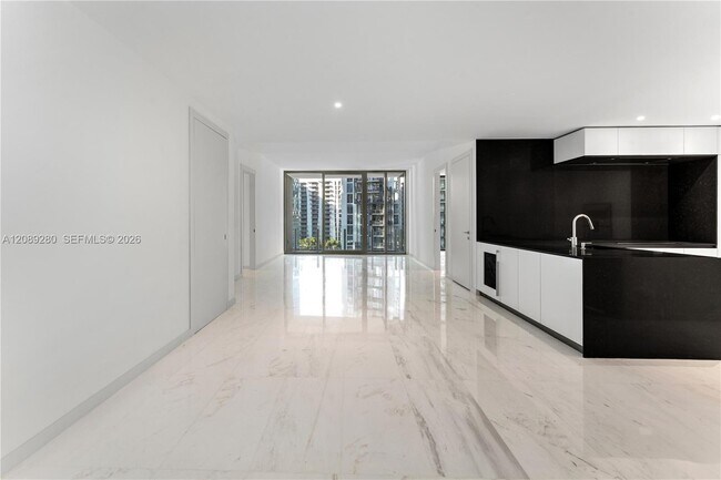 Building Photo - 300 Biscayne Blvd Way
