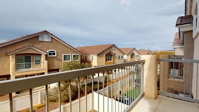 Building Photo - 2 Story Townhome located in Henderson