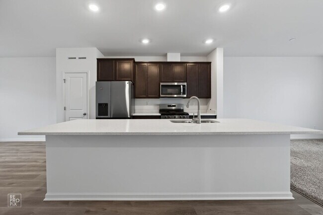 Building Photo - 2031 Sequoia Ave