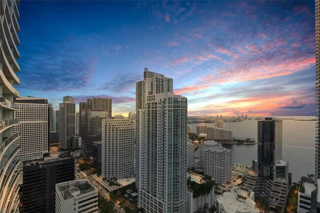 Building Photo - 1010 Brickell Ave