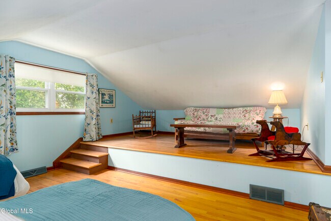 Building Photo - 37 Ichabod Ln