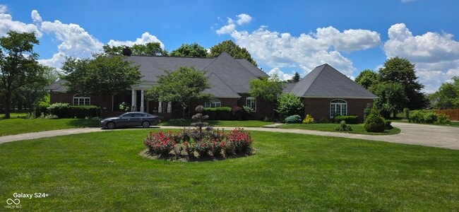 Building Photo - 9628 Summerlakes Dr