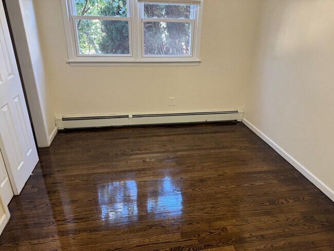 Building Photo - 89 McAdoo Ave