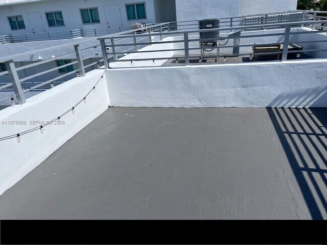 Building Photo - 421 Meridian Ave