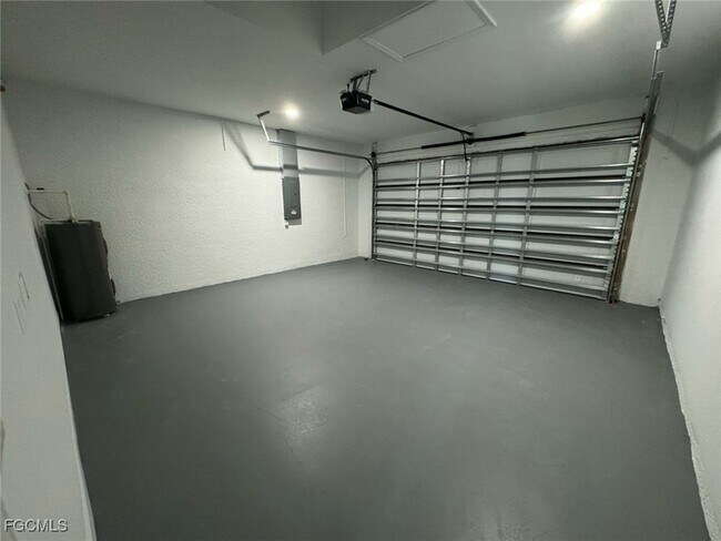 Building Photo - 306 NW 27th Ave