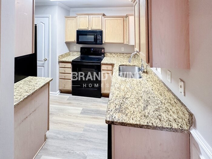 Building Photo - 6979 Pine Shadow Way