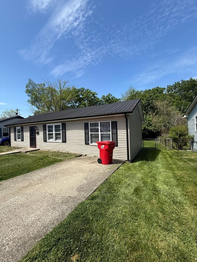 Building Photo - 705 N 2nd St