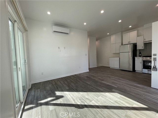 Building Photo - 6211 Lubao Ave