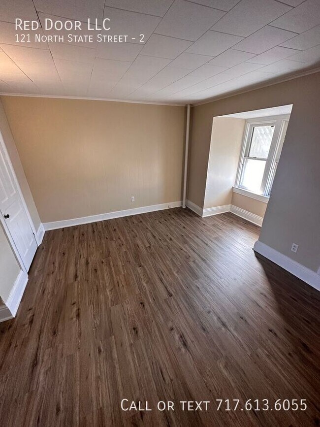 Building Photo - 121 N State St