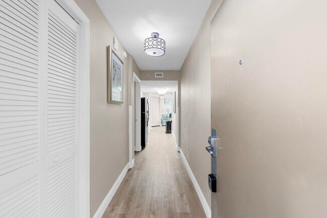 Building Photo - 5200 N Ocean Blvd