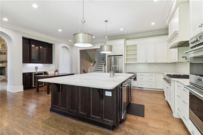 Building Photo - 211 Mount Vernon Hwy