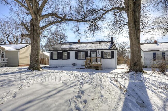 Building Photo - 410 Fieldcrest Dr