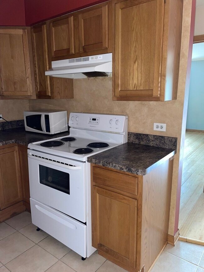 Building Photo - 10544 Brooks Ln
