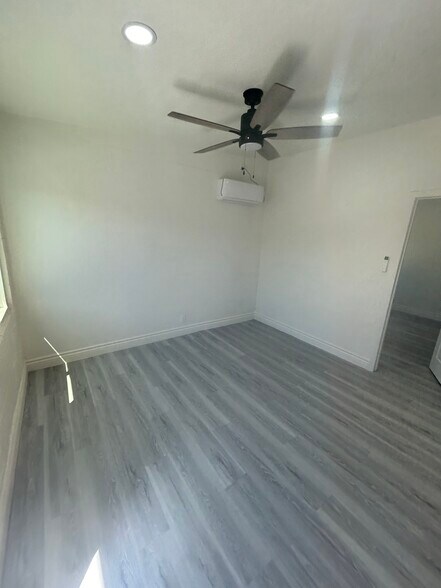 Unit A - 210 W Monroe Ave