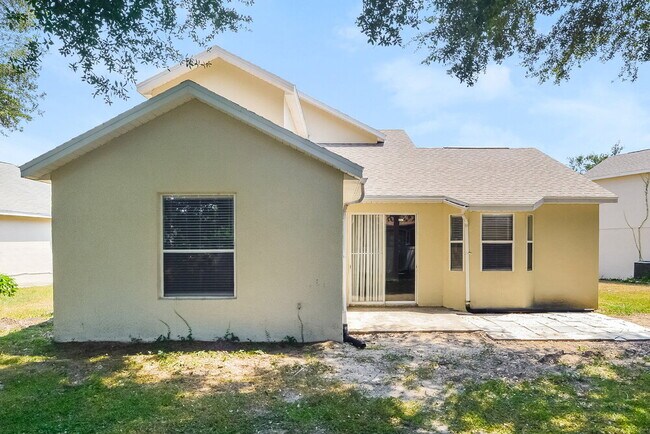 Building Photo - 241 Bluff Pass Dr