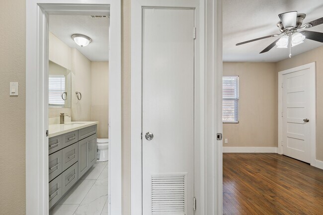 Building Photo - 2222 Peppermill Rd