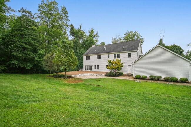 Building Photo - 150 Hillside Rd