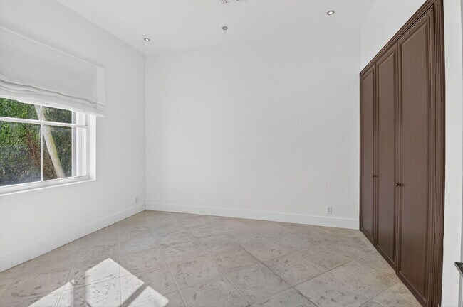 Building Photo - 11119 Blue Coral Dr