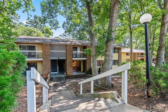 Building Photo - 1212 Schaub Dr