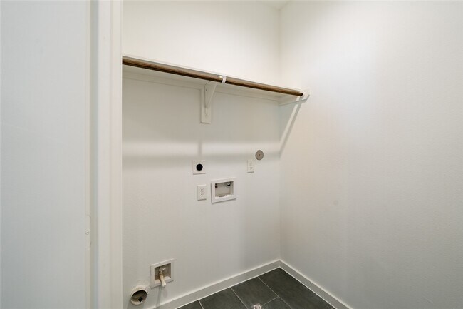 Building Photo - 11325 Stonework Garden Ln