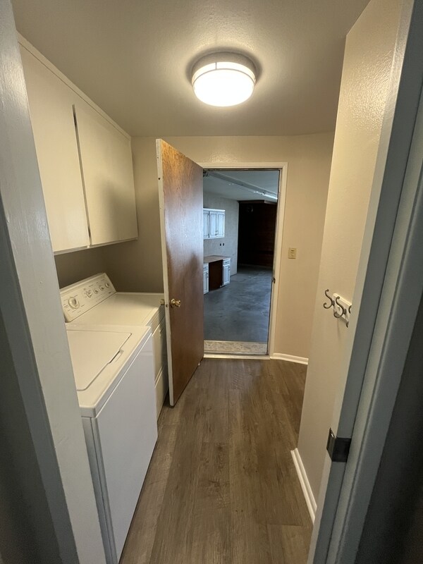 Building Photo - 841 Garden Dr