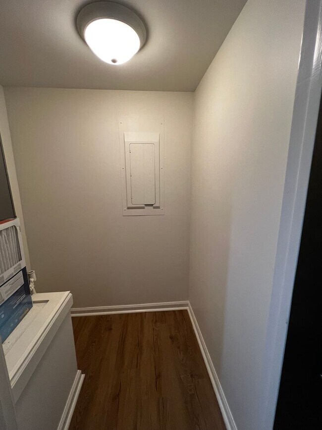 Building Photo - Charming 2-Bedroom Rental on Ladies Island