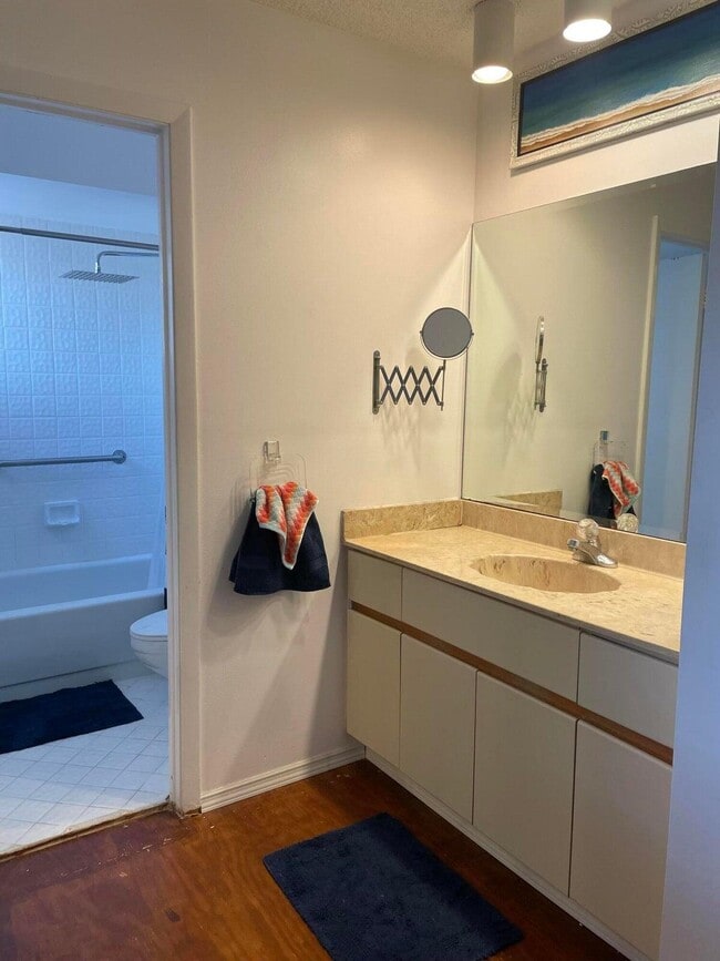 Building Photo - 1592 Springside Dr