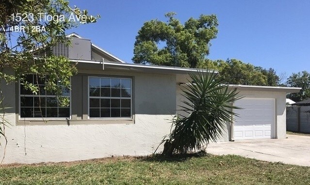 Building Photo - Spacious 4bdrm/2bath Home with 1 car garage ** Section 8 OK ** March 15