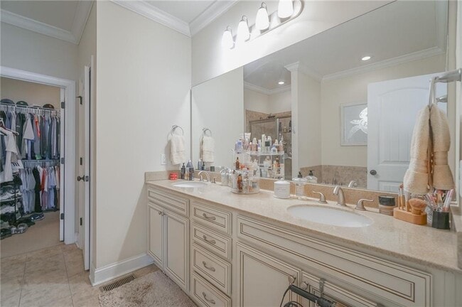 Building Photo - 303 Reserve Ln