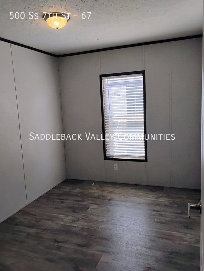 Building Photo - 500 S 7th St