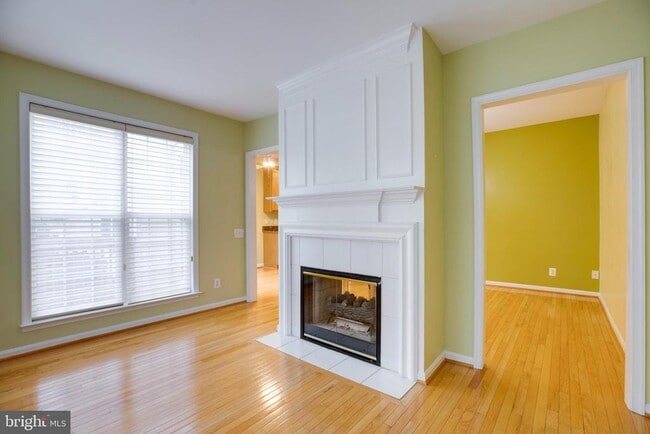 Building Photo - 4609 Fair Valley Dr