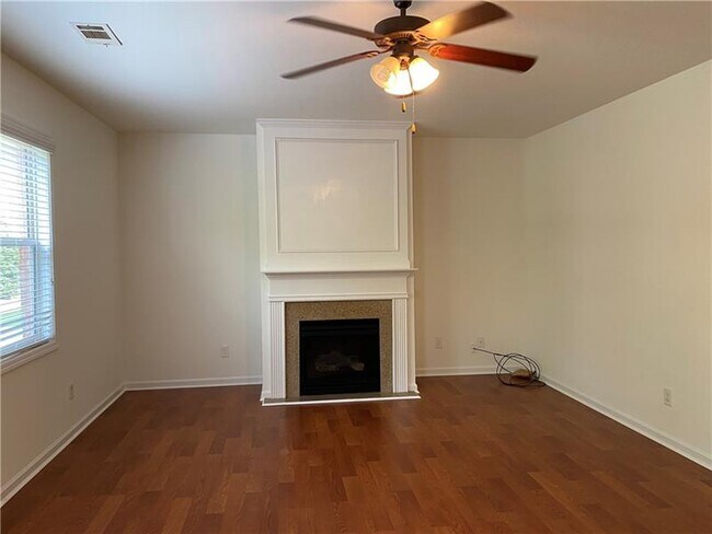 Building Photo - 3355 Earhart Way