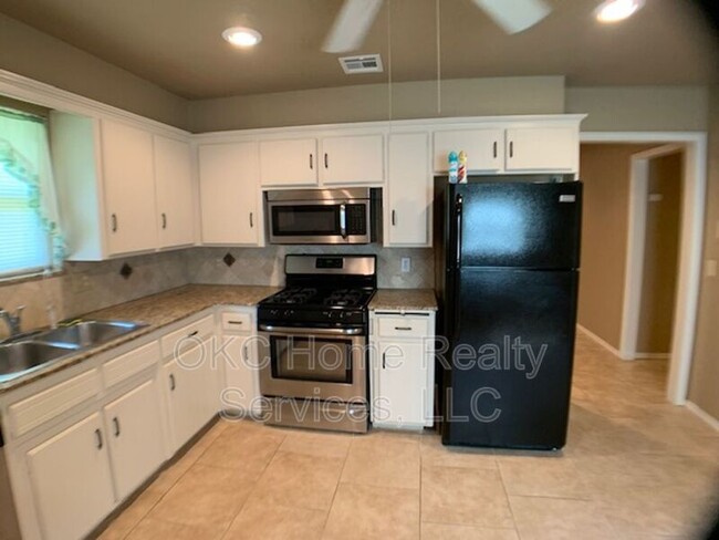 Building Photo - 5809 NW 62nd St