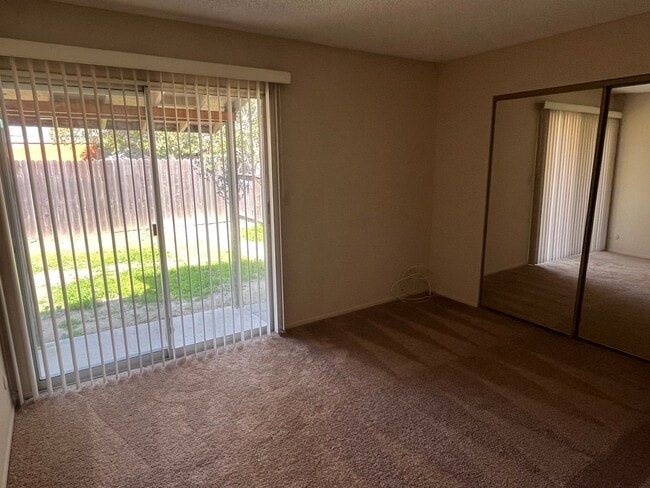 Building Photo - 5549-5551 Aspenwood Ct