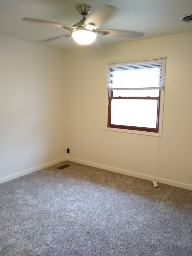 Building Photo - 149 N Cavender St