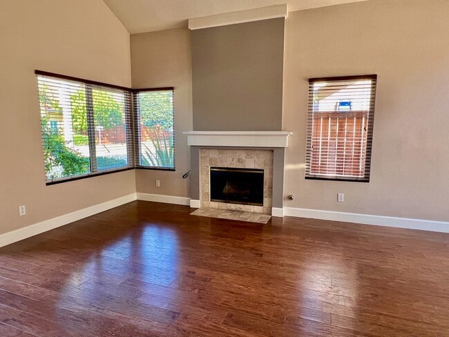 Building Photo - 28556 Rancho-Laguna